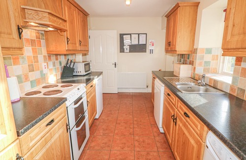 Caledon Cottage | GOOSE COTTAGE, pet friendly, character holiday cottage in Killylea