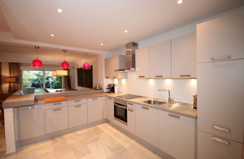 San Pedro de Alcantara House | Gorgeous, super spacious house in Puerto Banus, just a short stroll to the beach