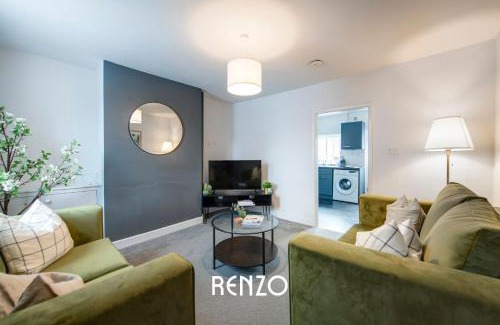Newark Apartment | Gorgeous 2-bed Home in Newark on-Trent by Renzo, Free Parking, Brilliant Location!