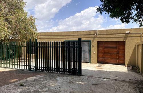 Secunda Apartment | Gorgeous 2-Bedroom apartment