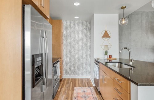 Downtown Denver Condo | Gorgeous 21st Floor Stunner