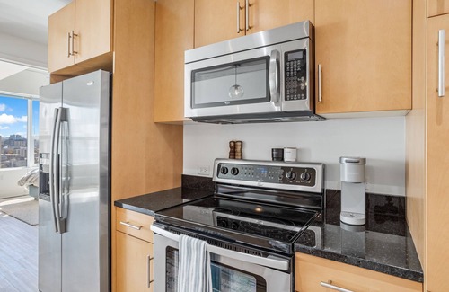 Downtown Denver Condo | Gorgeous 21st Floor Stunner