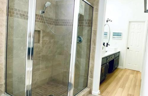 Alpharetta Villa | Gorgeous 4 BR Home - 1.5 mile from DT Alpharetta