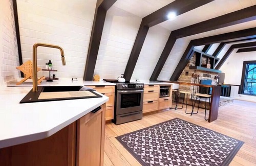 Rosa House | Gorgeous A Frame on 18 private acres.