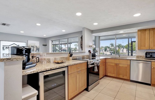 Gulf Harbors House | Gorgeous and Peaceful House by the Water