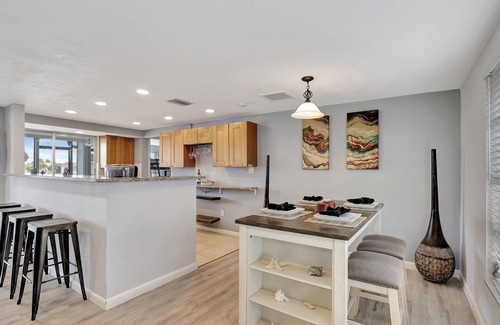 Gulf Harbors House | Gorgeous and Peaceful House by the Water