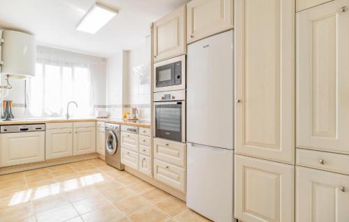 Itrabo Apartment | Gorgeous Apartment In Itrabo With Wifi