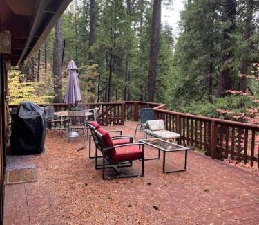 Arnold House | Gorgeous cabin in BLS with EV Chgr, Pool Access and Gameroom