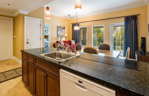 Lake Las Vegas Condo | Gorgeous condo, super comfy, with view of the pool in Lake Las Vegas Village.