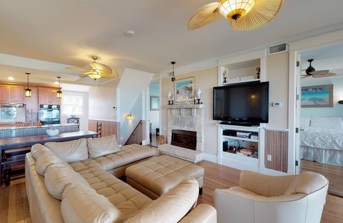 St. Augustine Beach House | Gorgeous Direct OCEANFRONT Home - Straight Out of Pottery Barn - 3 Decks/Pool Table - Amazing Views