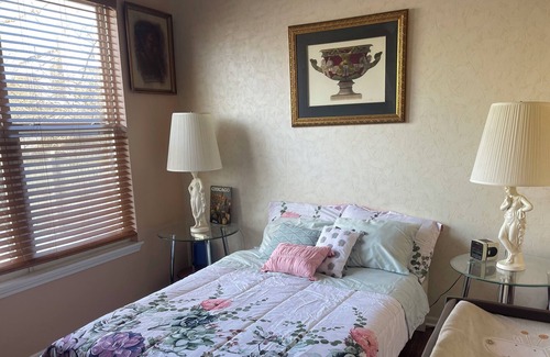 Grayslake House | Gorgeous Home in a Quiet Neighborhood in Grayslake