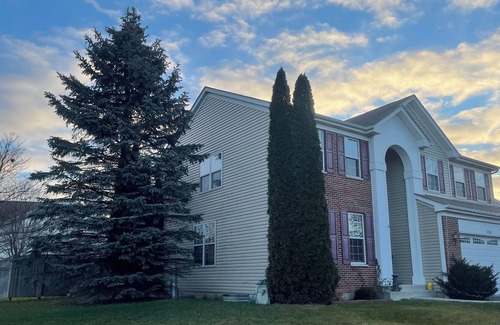 Grayslake House | Gorgeous Home in a Quiet Neighborhood in Grayslake