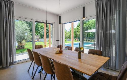 Liznjan House | Gorgeous Home In Sisan