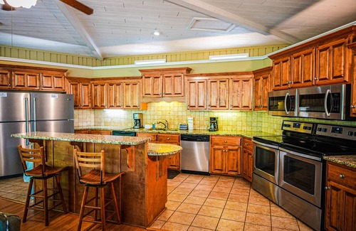 Pine Mountain Ski Chalet | Gorgeous Lake view home with private Game Room