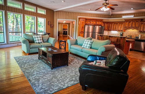 Pine Mountain Ski Chalet | Gorgeous Lake view home with private Game Room