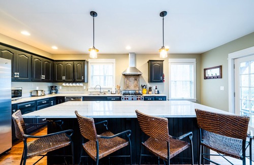 Harbert Cottage | Gorgeous Lake View Home with Private Pool and Hot Tub! Pool Open Late!