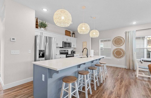 Table Rock House | Gorgeous Lake View! Indoor Pool! 5 Min to Branson Strip!