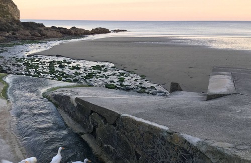 Portholland House | Gorgeous Little Barn Right By The Sea!
