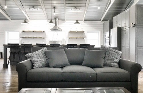 Culver House | Gorgeous Loft in Culver- Close to Culver Academies & Lake Maxinkuckee