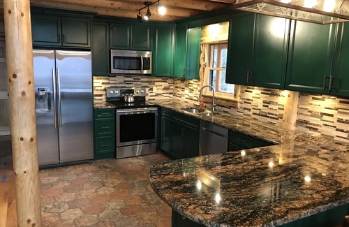 Putnam Cabin | Gorgeous Log Cabin on Lake Thunderbird Illinois