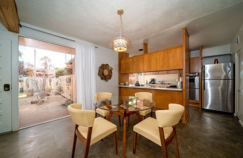 Palm Desert Cottage | Gorgeous Mid-Century Cottage! Private Yard, Views, Fireplace, Walk to El Paseo!
