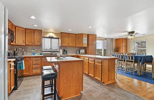 Ingleside House | Gorgeous Nautical 2/2 Lake House Chain O` Lakes with Hot Tub