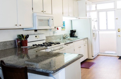 Mission Beach Condo | Gorgeous Ocean Front Condo on the Boardwalk - Walk to Everything!