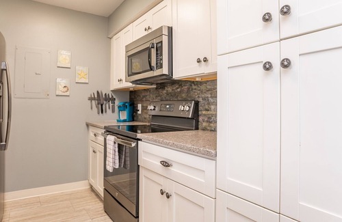 Oceanmarsh Subdivision Condo | Gorgeous Ocean View. Stylish, Clean & Pet Friendly Hunting Island Pass Included!