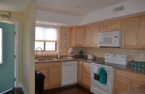 Caine Woods House | Gorgeous Renovated Townhouse-MUST BE OVER 25 TO RENT