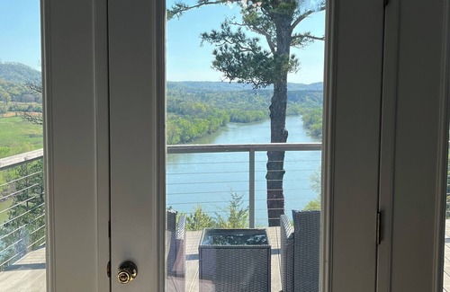 Calico Rock Cabin | Gorgeous RiverBluff View of the White River + WIFI + Fall is in the air!