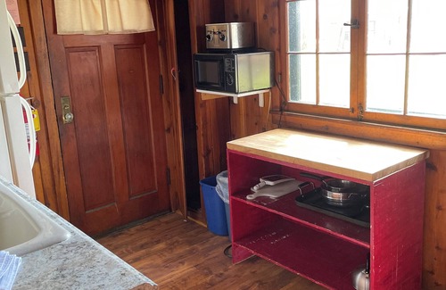 Itasca County Resort | Gorgeous rustic cabin- holds10 people- amazing swimming beach in charming MN