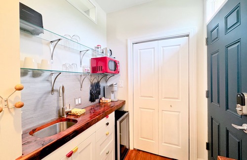 Downtown Baltimore Apartment | Gorgeous Studio Apt. In Historic Chapel w/Parking
