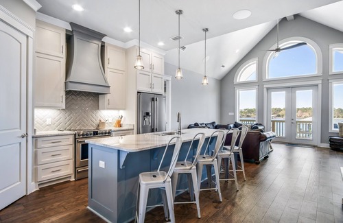 Elberta House | Gorgeous Sunset Views, Private Beach and Boat Slips