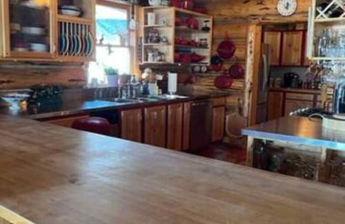 Helena House | Gorgeous Unique log home at Canyon Ferry Lake - Pet Friendly!