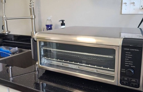 Port Washington Apartment | Gorgeous unit near Lake Michigan