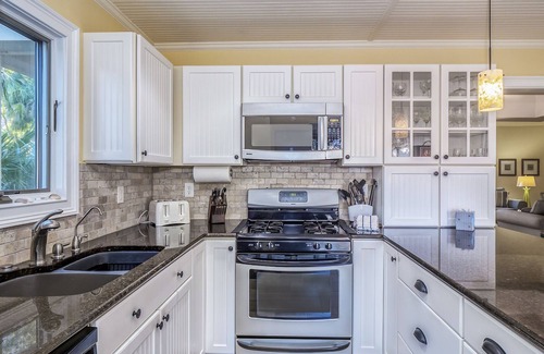 Spinnaker Beachhouses House | Gorgeous Updated Spinnaker! Walk to Beach, Club, Pools! 5 Stars! Amenity Cards!