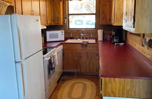 Alexander City Cabin | Gorgeous views, deep water, in peaceful/no-wake cove! FIRE PIT!