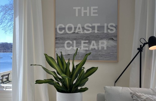 Salem House | Gorgeous Views - Private Beachfront