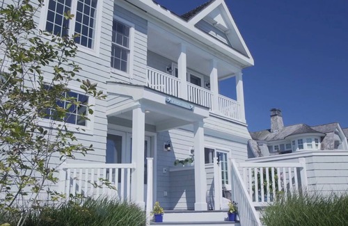 Town of Southampton House | Gorgeous waterfront home "between the bridges" on Dune Road in Westhampton Beach