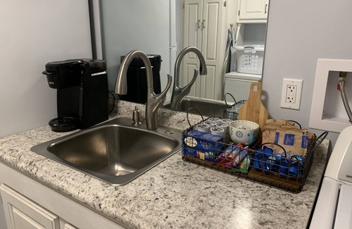 Loudon Apartment | Gorgeous Waterfront -Non Smoking -Private Basement Suite