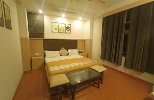 Model Town Hotel | Goroomgo Hotel Daddy Manali