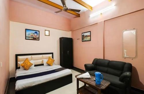 Varanasi Hotel | Goroomgo HR Guest House Varanasi Near Kashi Vishwanath Temple & Ghat - Best Hotel In Varanasi