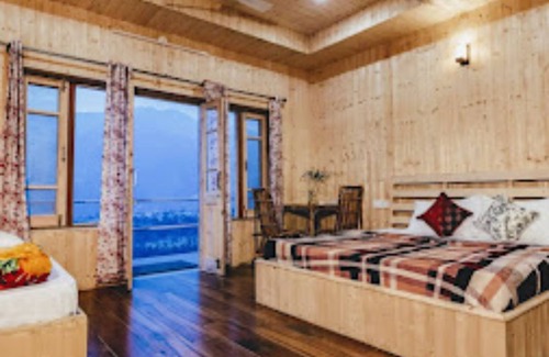 Chamba Hotel | Goroomgo MS Shepheard Hills Resort