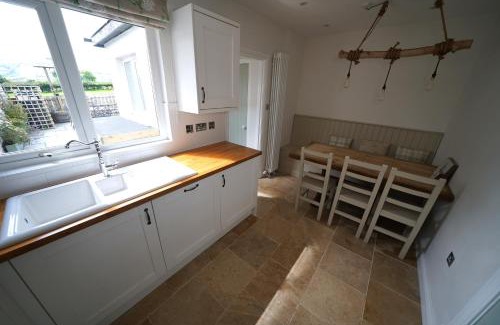 Carnlough House | Gortnagory Cottage Carnlough