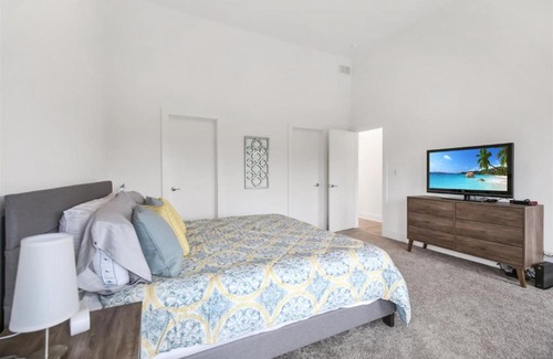 Ottawa House | Gossamer Breeze