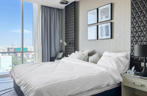 Al Olaya District Apartment | GR Elite- Damac Studio with Kingdom Tower View