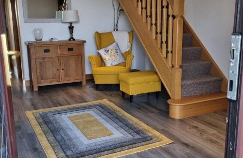 Carrickfergus House | Grace's Place with Hot Tub & Games Room