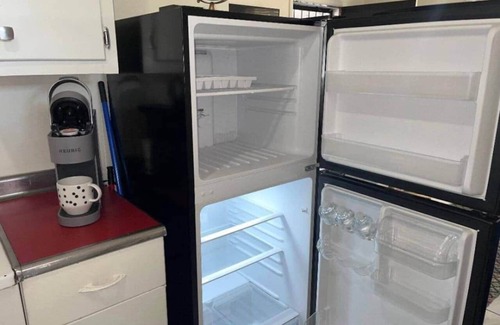 Whitehaven House | Graceland Escape · Comfortable Studio + Free Parking