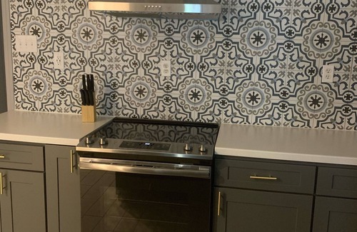 Whitehaven House | Graceland is a 2 minute drive away! 🔥Hot Tub🔥