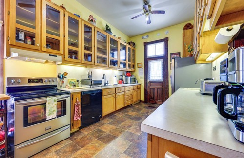 Palatka House | 'Grand Gables' Home: 1 Block to St Johns River!